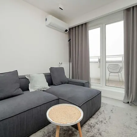 Elegancki Z Klimatyzowanym Salonem, Wanna I Parkingiem W Centrum Lodzi By Renters Prestige Apartment