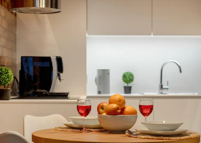 Elegancki Z Klimatyzowanym Salonem, Wanna I Parkingiem W Centrum Lodzi By Renters Prestige Апартаменты